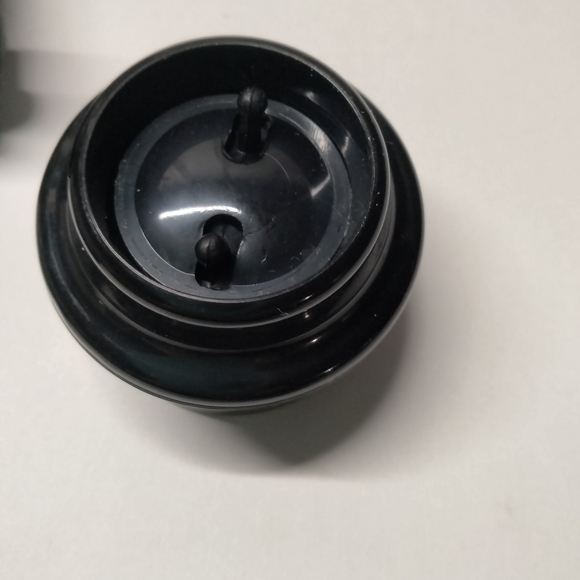 Bundle of 2 Sets Wine Pumps/Sealers/Stoppers - 5 Pieces Black - Picture 6 of 10